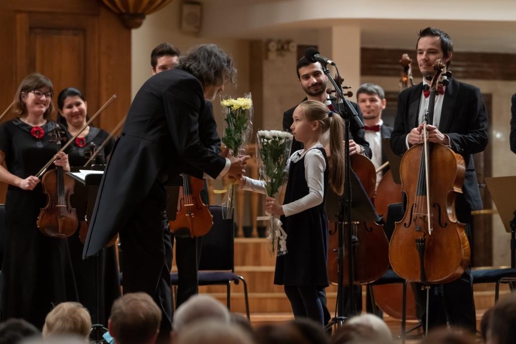 La orchestra. Ла Примавера оркестр. Казанский камерный оркестр. Камерный оркестр la Primavera. La Primavera Казань.